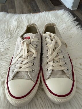 Converse Sparkling Low-Top Sneakers in Natural Canvas with Red Trim Size 7